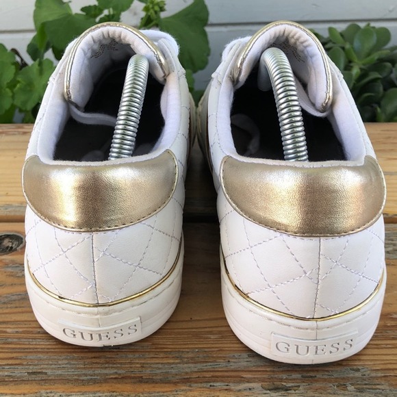 Guess Women's Gilda Atheltic Sneakers size 10 M WGMYSIDE-M White Casual Low Top - Picture 7 of 10
